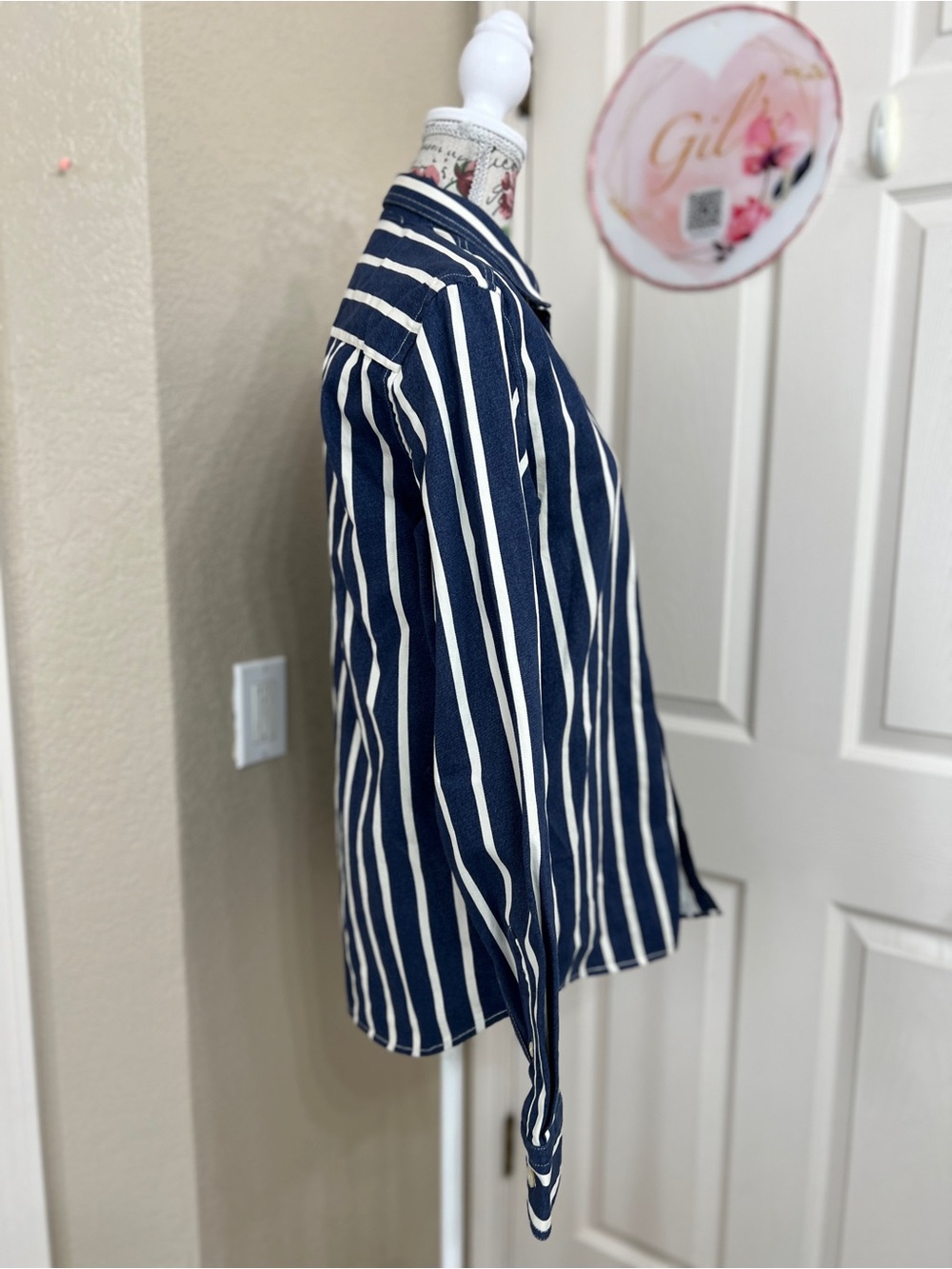 NWOT Zara Navy and White Vertical Stripe Men’s Button-Up Shirt 100% cotton - Picture 3 of 10